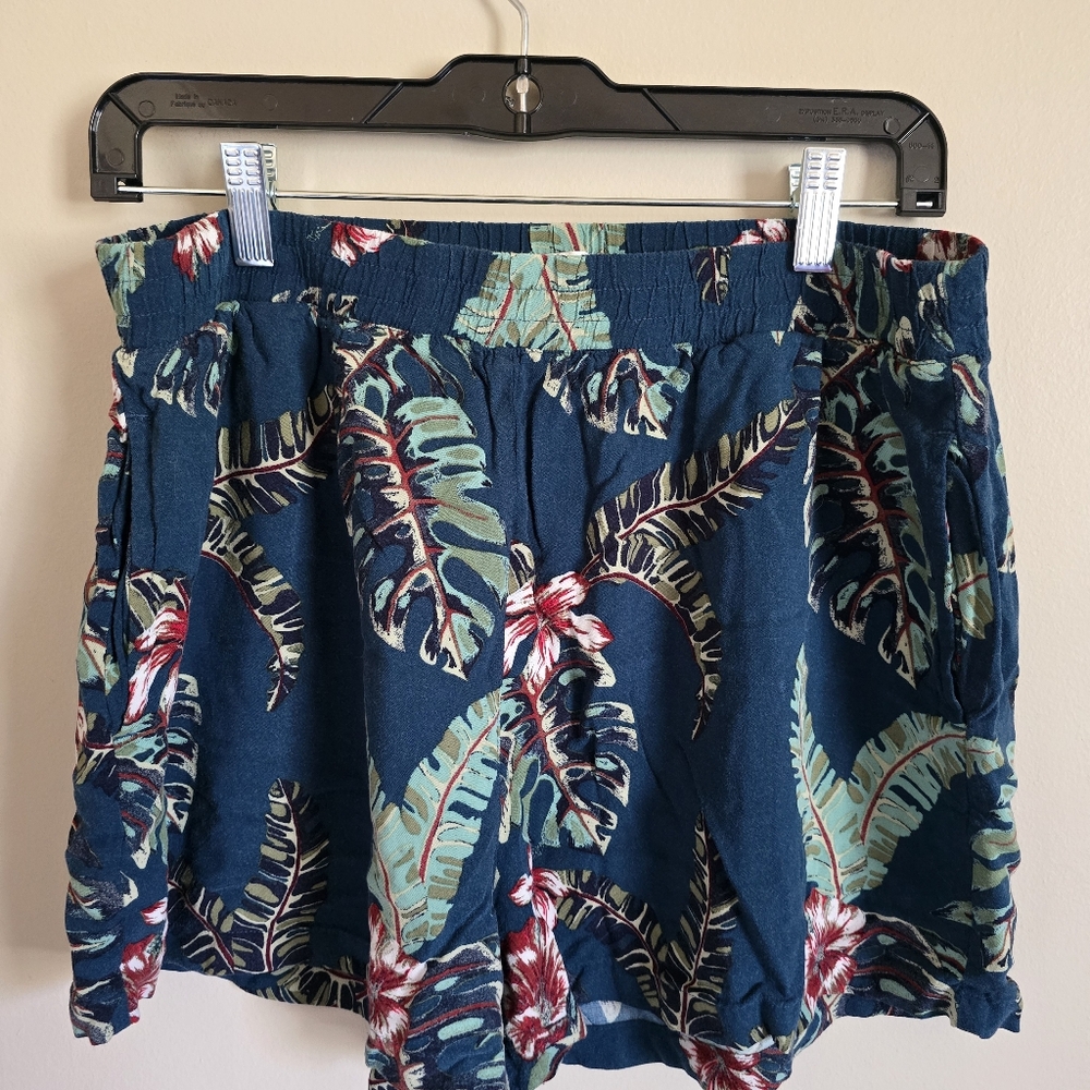 # 540 Wilfred Free High Waist Floral Shorts - Picture 2 of 7